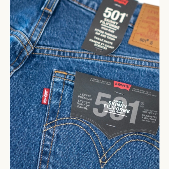 Levi's High-Waisted 501 Button Fly Jeans - Picture 1 of 10